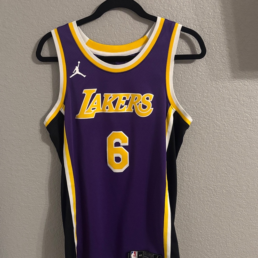 Los Angeles Lakers LeBron James Basketball Jersey